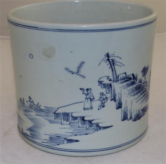 A Chinese blue and white brush pot, possibly 18th century, height 16.5cm, diameter 19.5cm